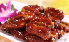 娱乐吃瓜酱爱吃排骨,揭秘排骨美食背后的故事