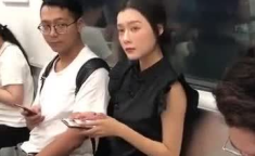 娱乐吃瓜酱地铁偶遇,娱乐吃瓜酱意外发现明星身影